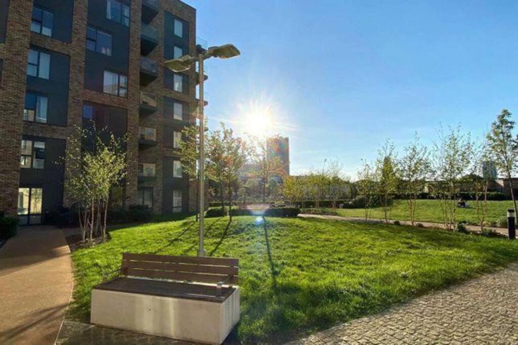 Luxury 2 Bed Ensuite 2 Bathroom Apartment East Croydon South Norwood Buitenkant foto