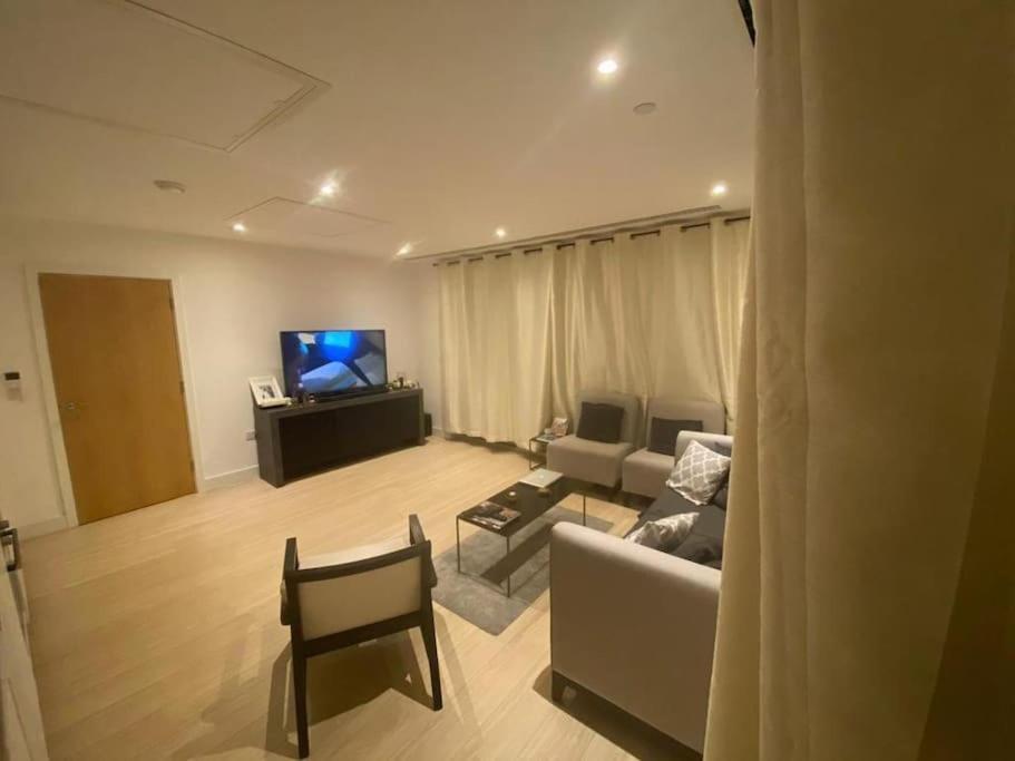 Luxury 2 Bed Ensuite 2 Bathroom Apartment East Croydon South Norwood Buitenkant foto